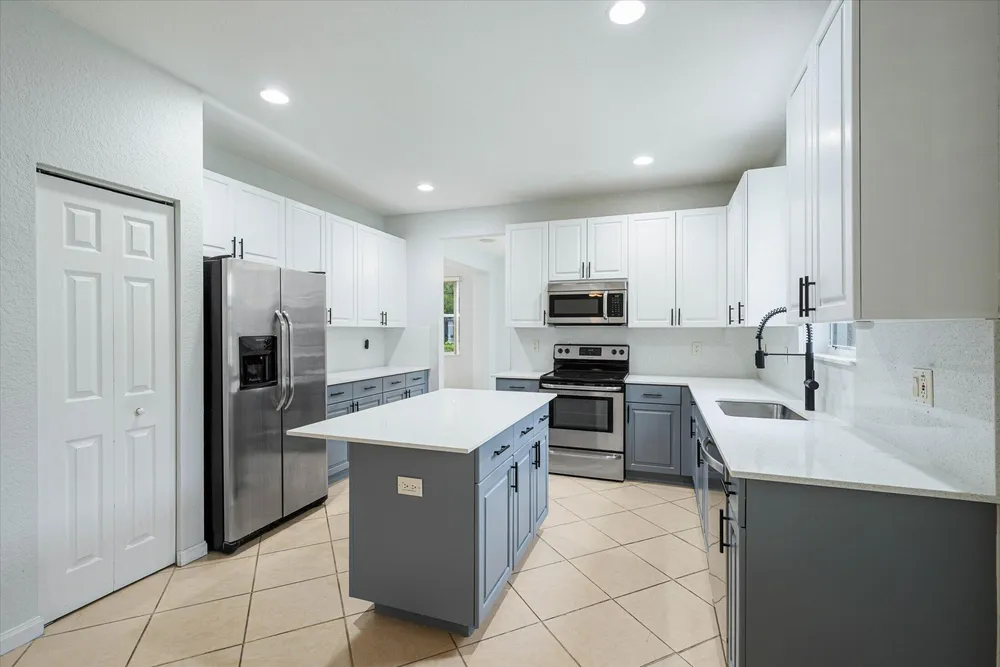 890 Hawthorn Terrace, Weston, FL 33327