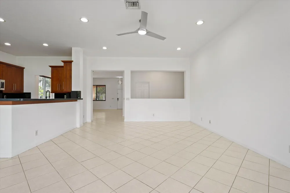886 Sunflower Circle, Weston, FL 33327