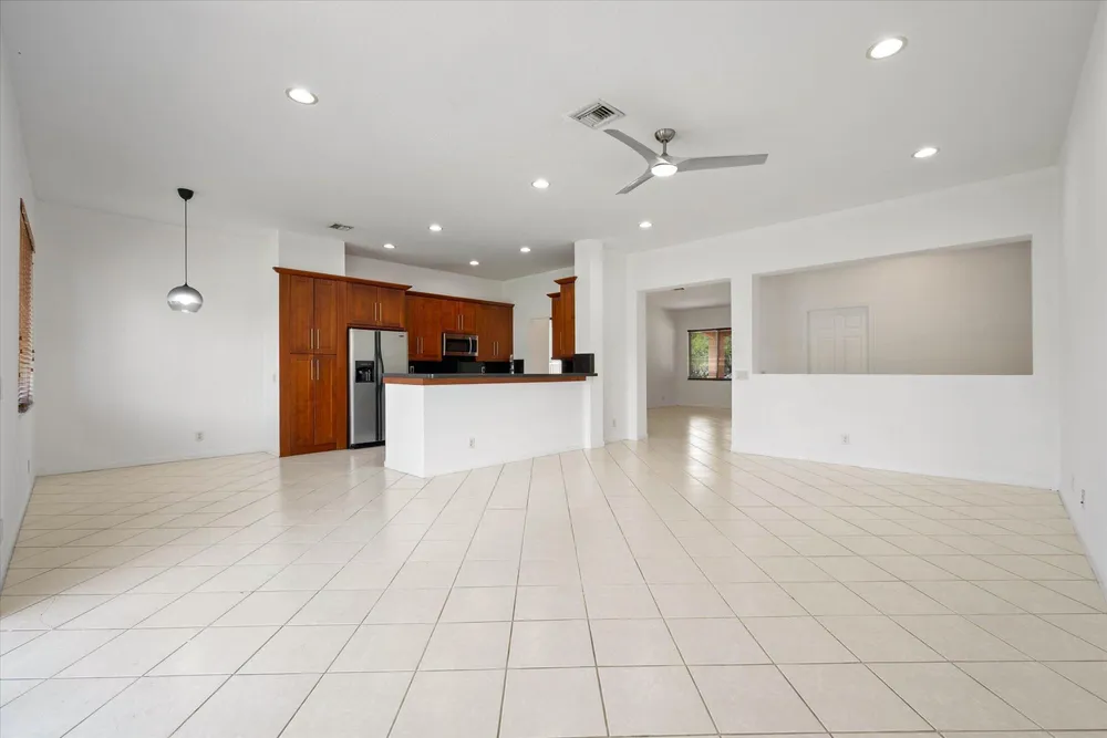 886 Sunflower Circle, Weston, FL 33327