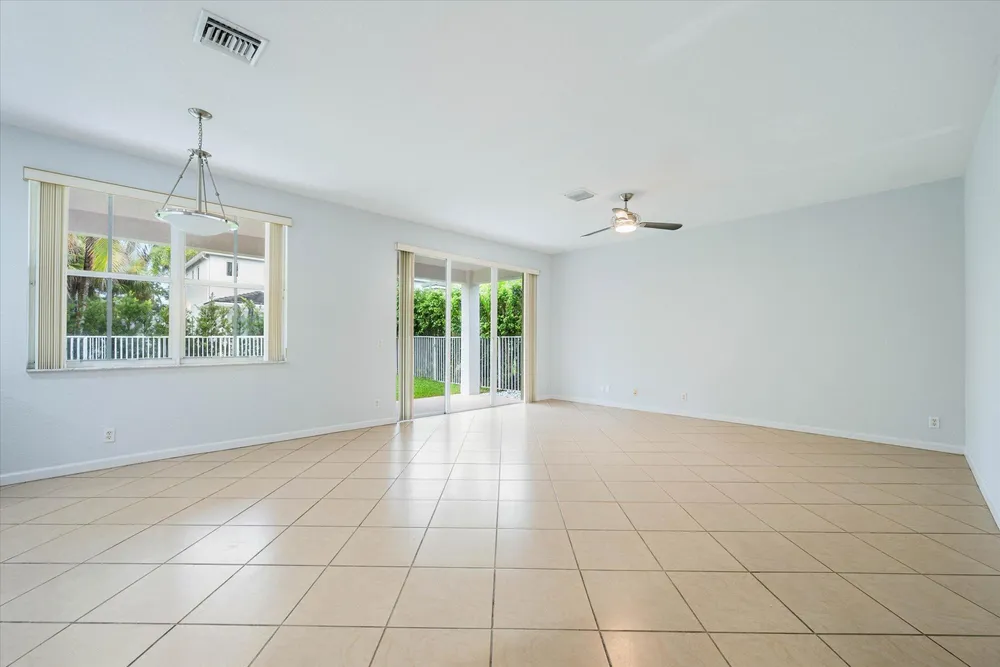 890 Hawthorn Terrace, Weston, FL 33327
