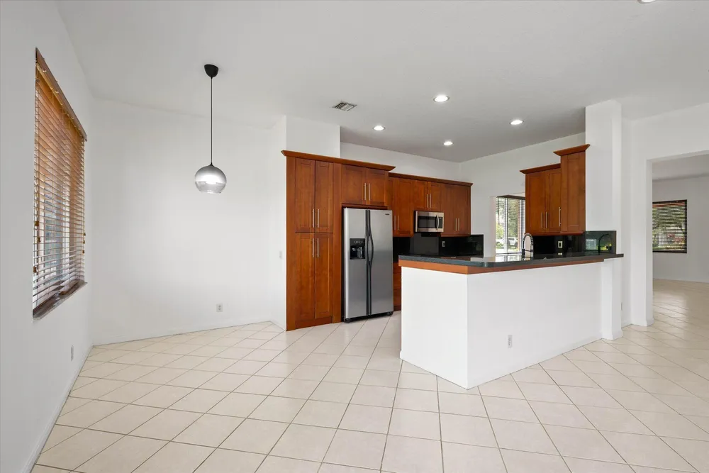 886 Sunflower Circle, Weston, FL 33327