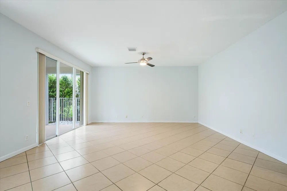 890 Hawthorn Terrace, Weston, FL 33327