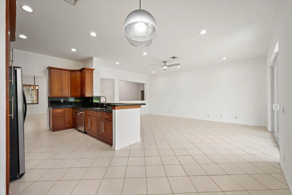 886 Sunflower Circle, Weston, FL 33327