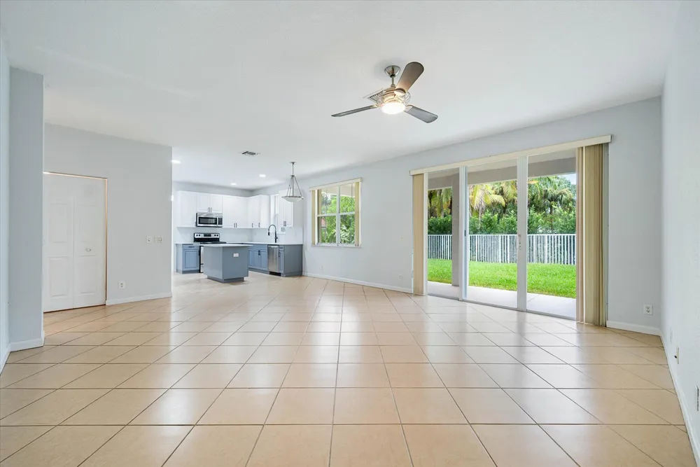 890 Hawthorn Terrace, Weston, FL 33327