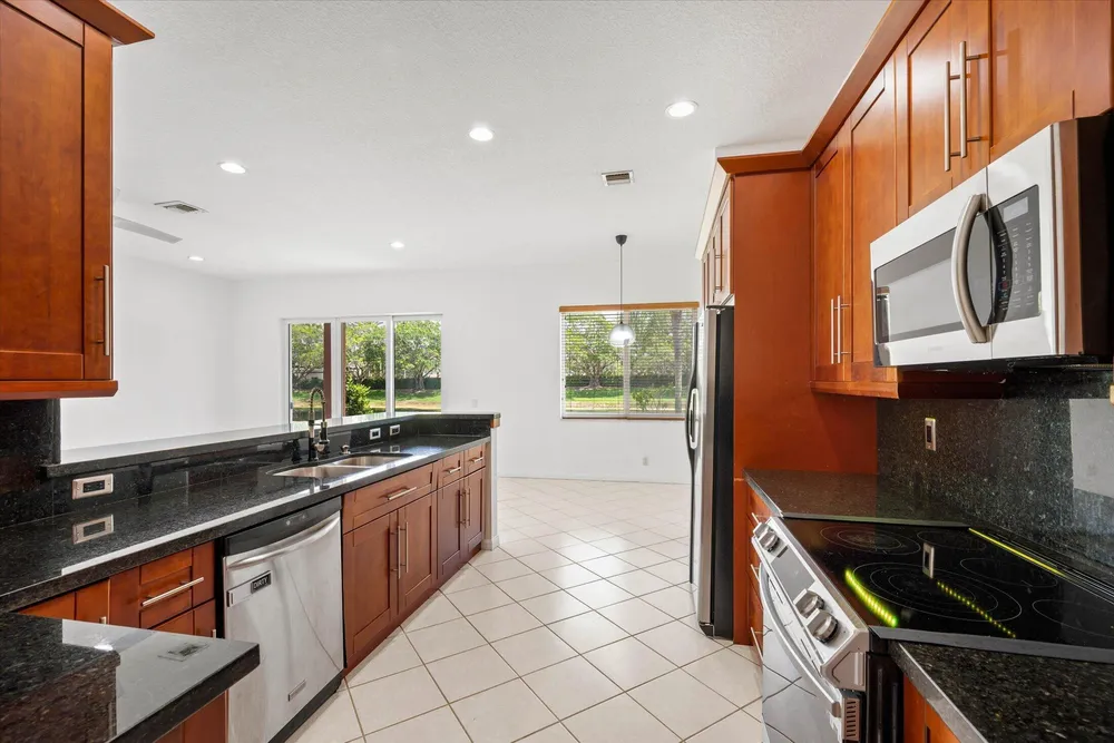 886 Sunflower Circle, Weston, FL 33327
