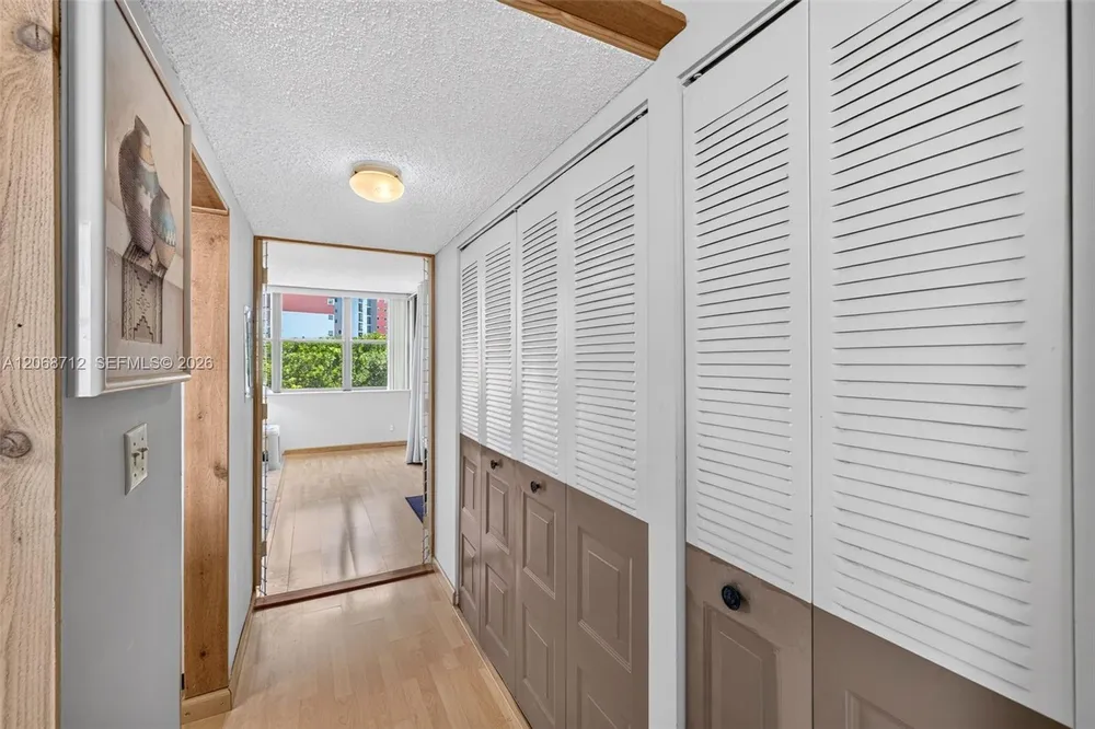 3350 NE 192nd St, Aventura, FL 33180