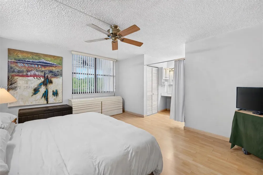 3350 NE 192nd St, Aventura, FL 33180