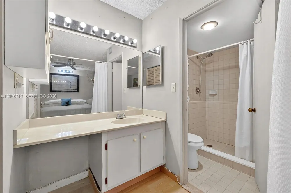 3350 NE 192nd St, Aventura, FL 33180