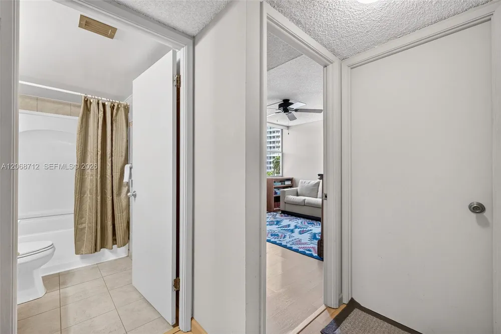 3350 NE 192nd St, Aventura, FL 33180