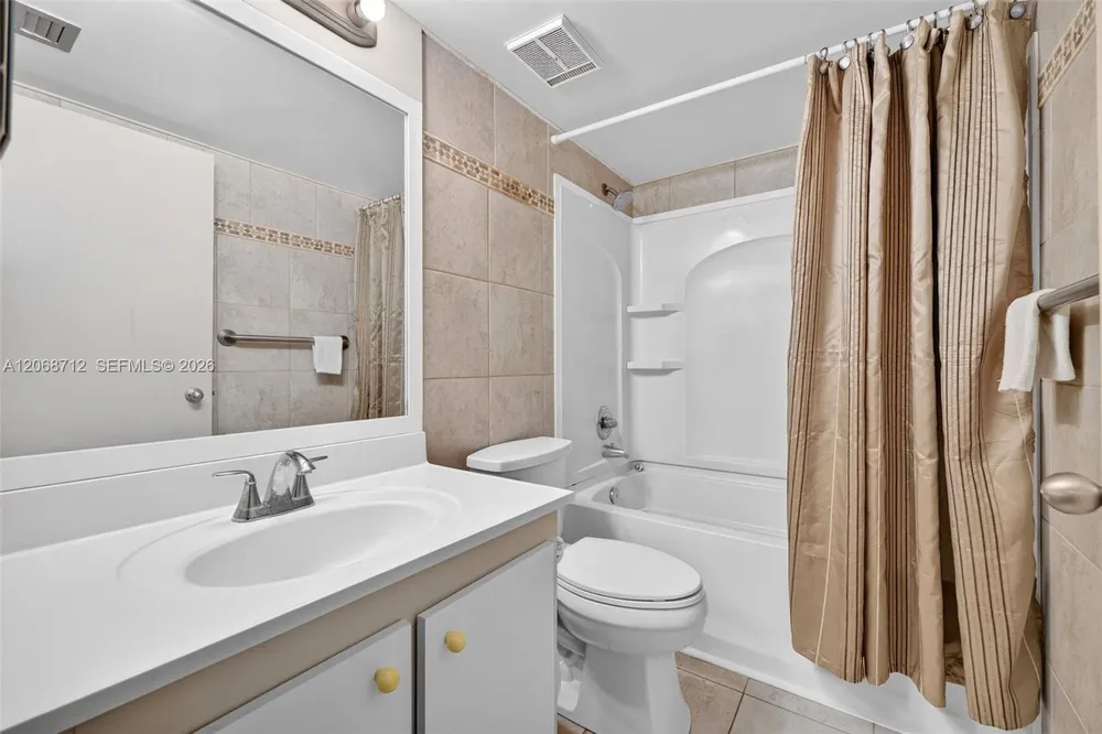 3350 NE 192nd St, Aventura, FL 33180