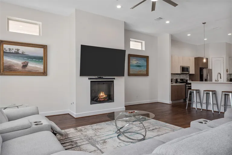 9406 Glenfield Ct, Houston, TX 77096