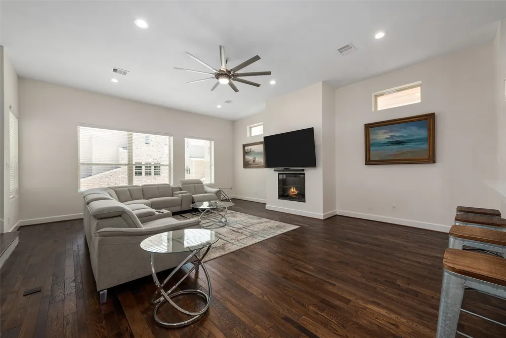 9406 Glenfield Ct, Houston, TX 77096