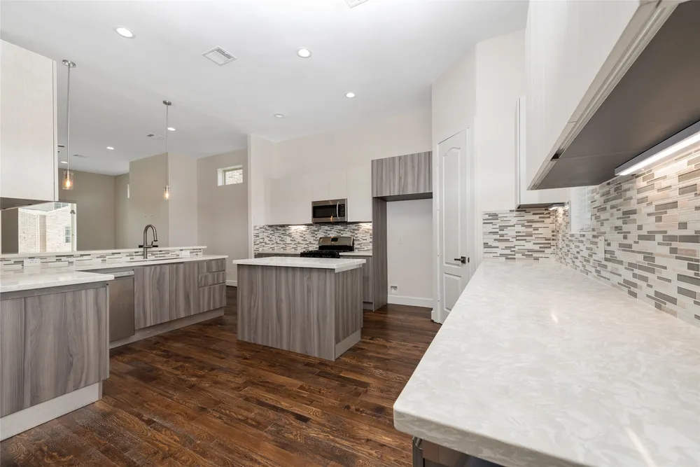 9406 Glenfield Ct, Houston, TX 77096