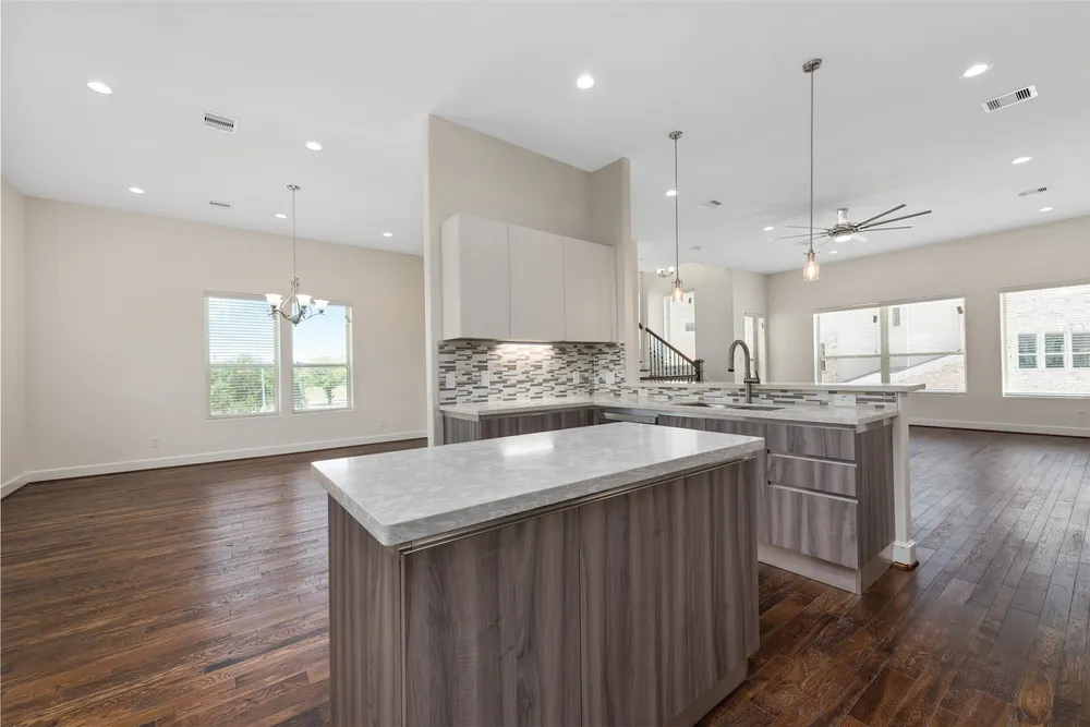 9406 Glenfield Ct, Houston, TX 77096