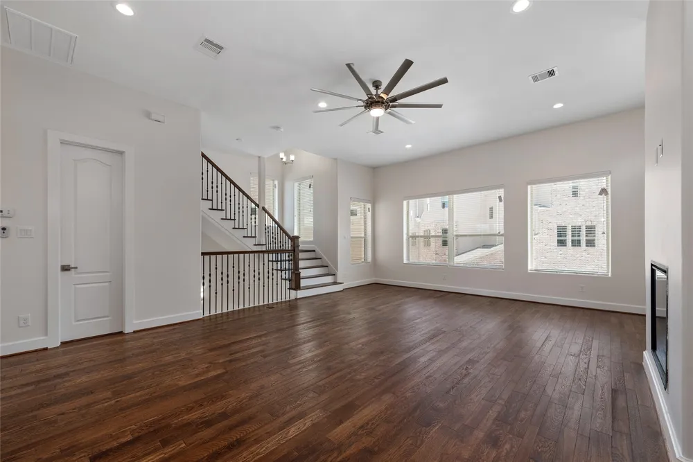 9406 Glenfield Ct, Houston, TX 77096