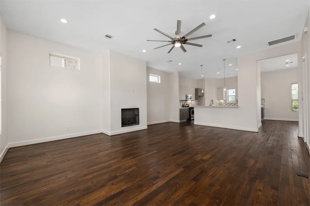 9406 Glenfield Ct, Houston, TX 77096