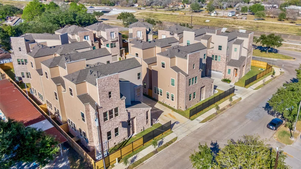 9406 Glenfield Ct, Houston, TX 77096