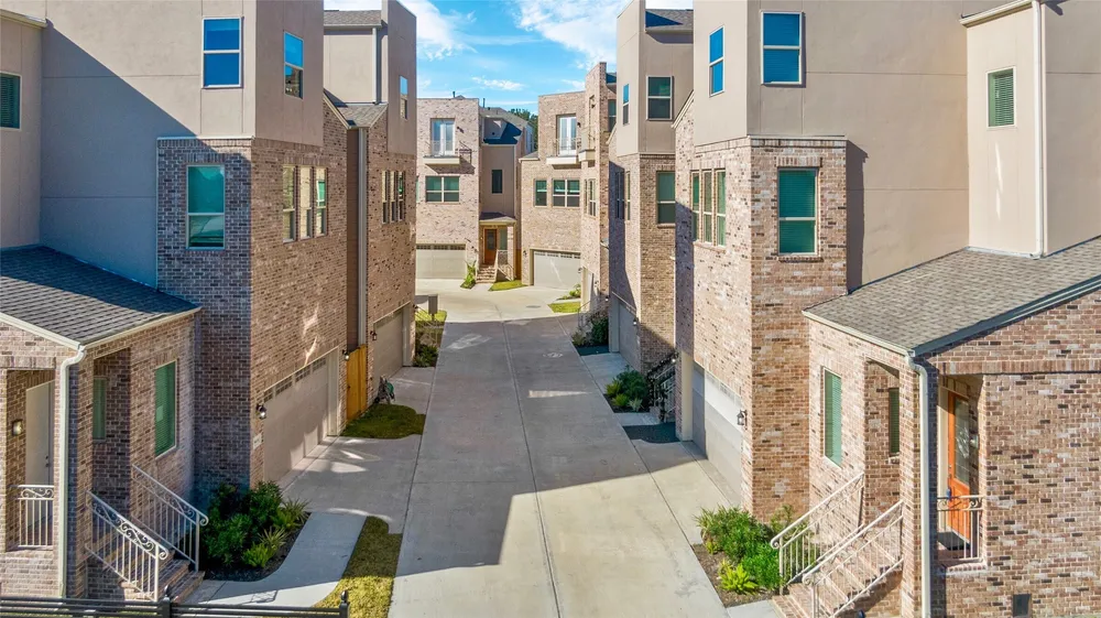 9406 Glenfield Ct, Houston, TX 77096