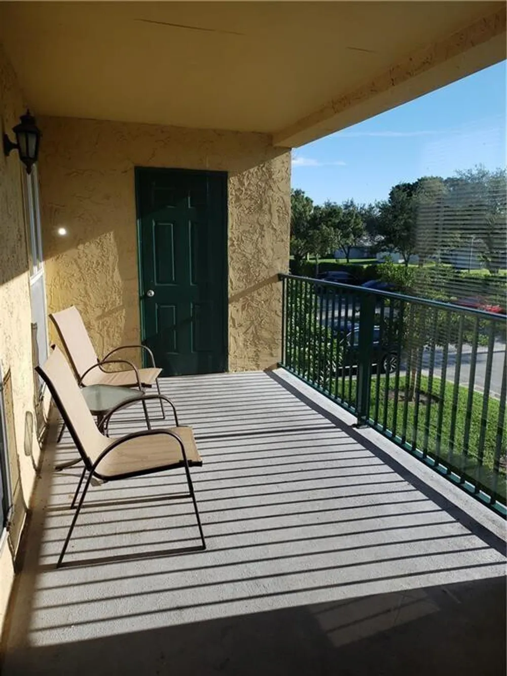 833 Riverside Dr, Coral Springs, FL 33071