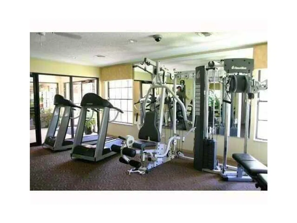 833 Riverside Dr, Coral Springs, FL 33071