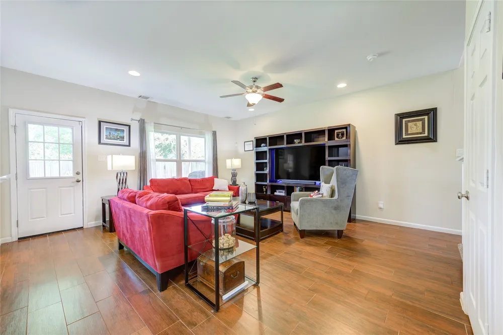 6314 Cebra St, Houston, TX 77091