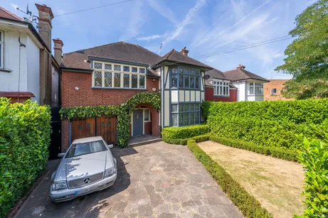 Woodfield Avenue, London, SW16