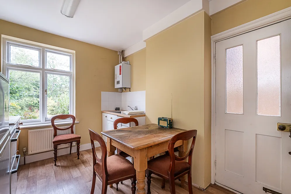 Elmfield Avenue, Teddington, TW11 photo 4