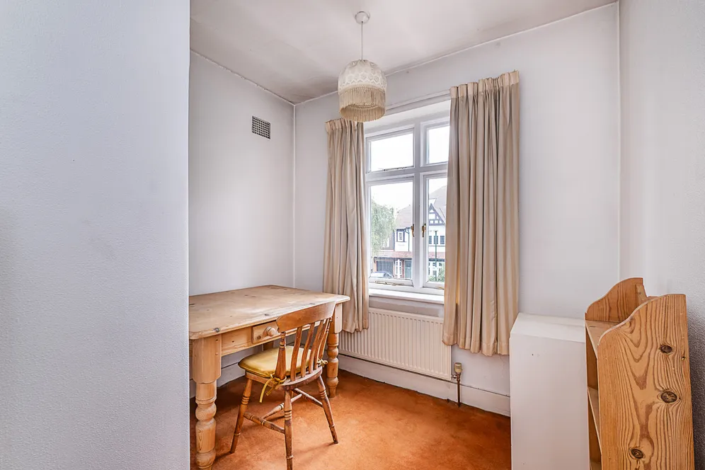 Elmfield Avenue, Teddington, TW11 photo 10