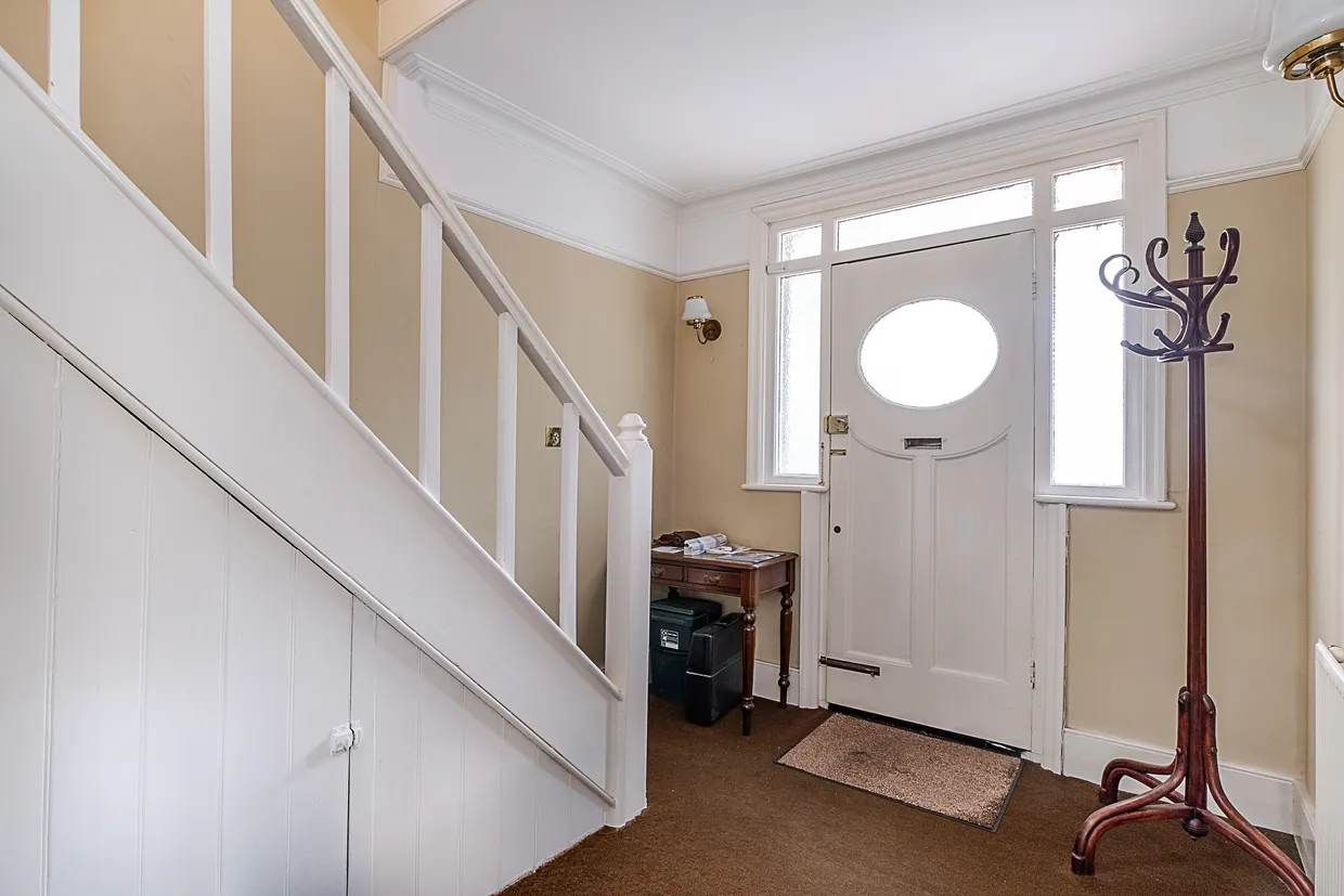 Elmfield Avenue, Teddington, TW11 photo 12