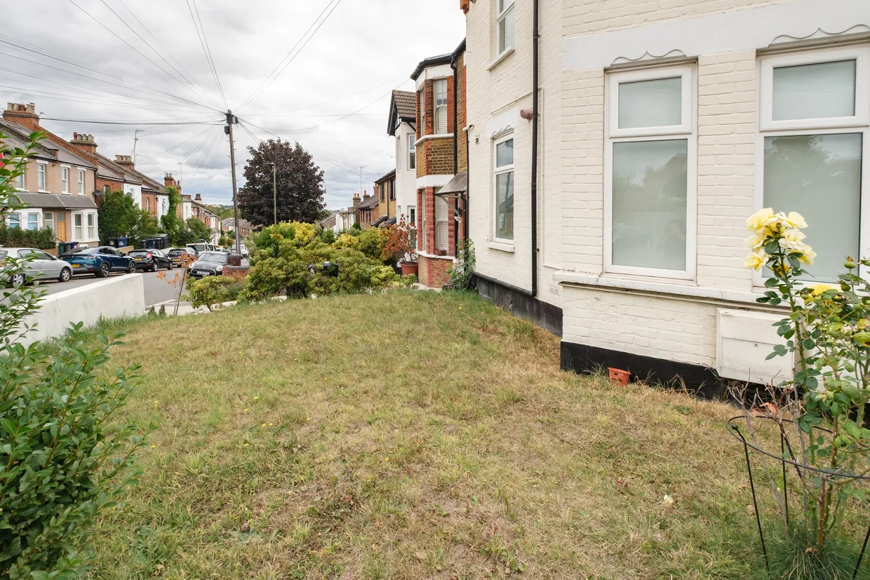 Pembroke Road, London, N10 photo 8