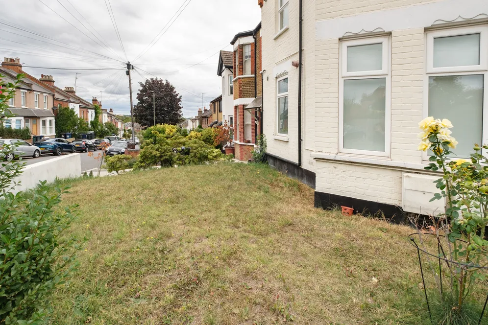 Pembroke Road, London, N10 photo 8