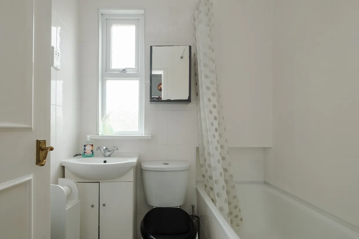 Pembroke Road, London, N10 photo 9