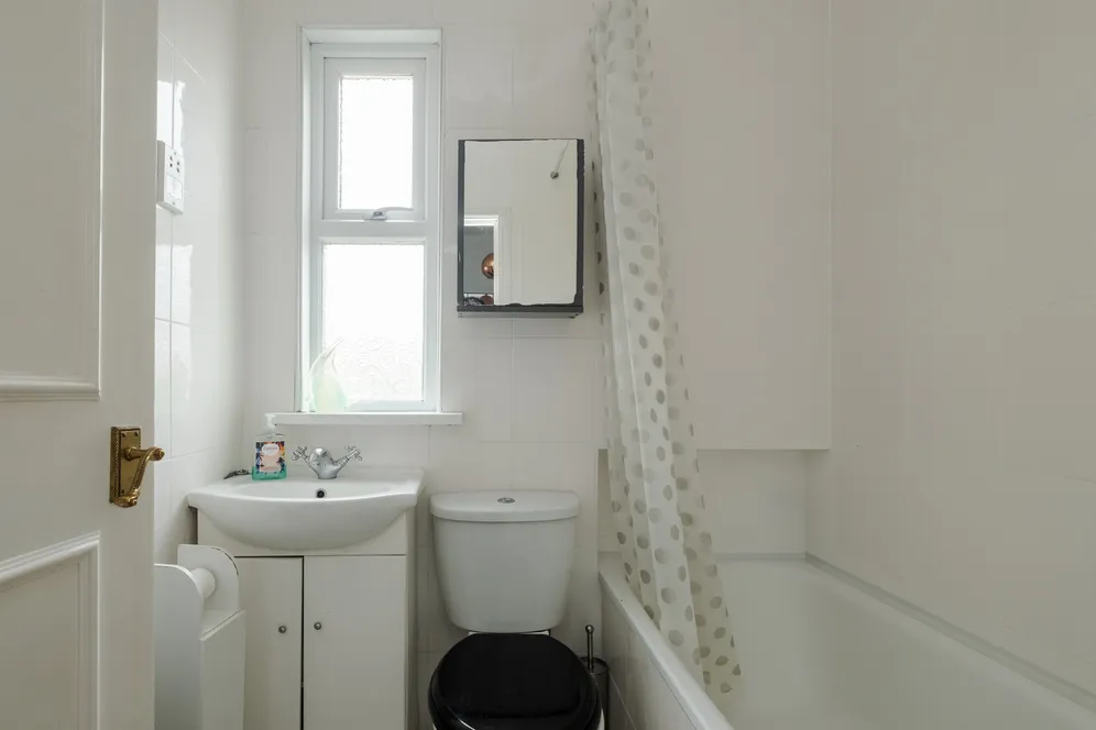 Pembroke Road, London, N10 photo 9