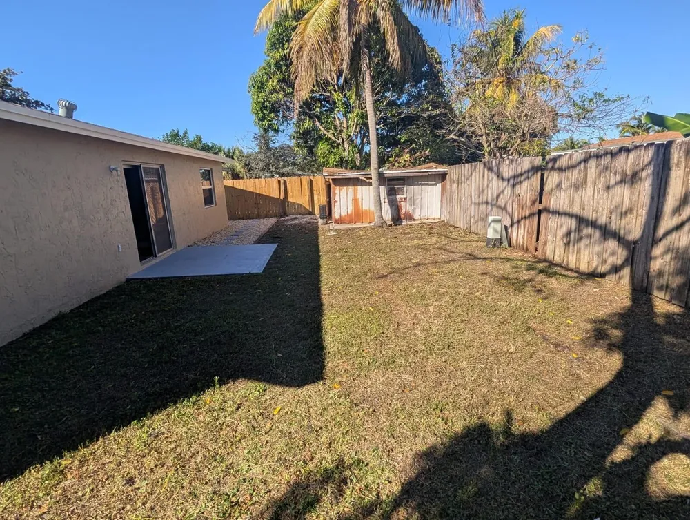 7713 Kimberly Blvd, North Lauderdale, FL 33068