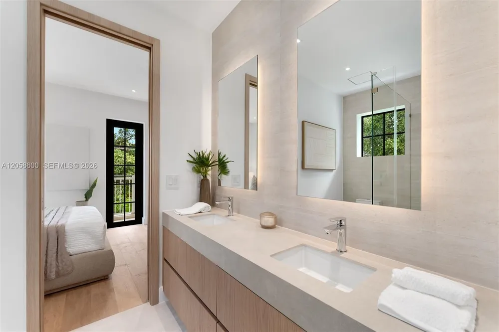 3372 Charles Ave, Miami, FL 33133
