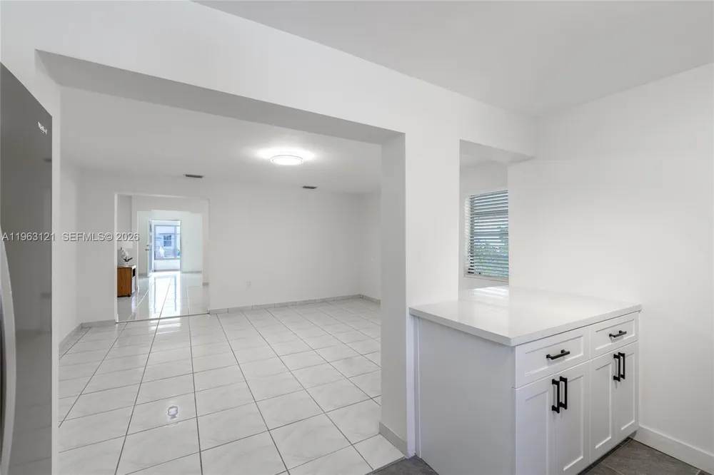 1631 SW 21st St, Miami, FL 33145