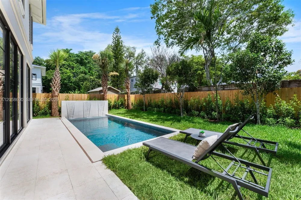 3372 Charles Ave, Miami, FL 33133