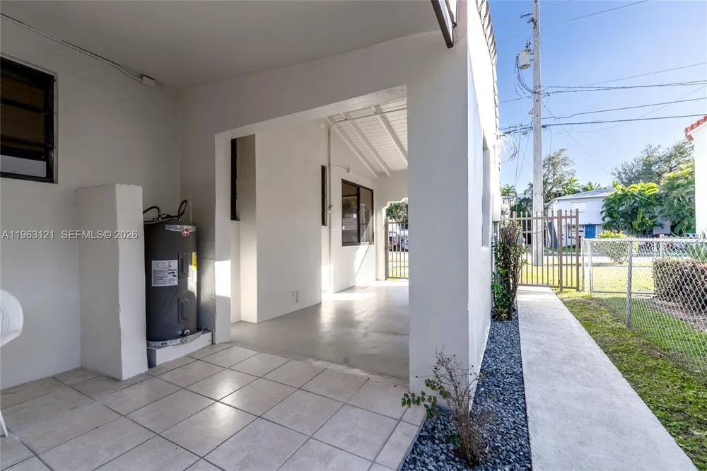 1631 SW 21st St, Miami, FL 33145