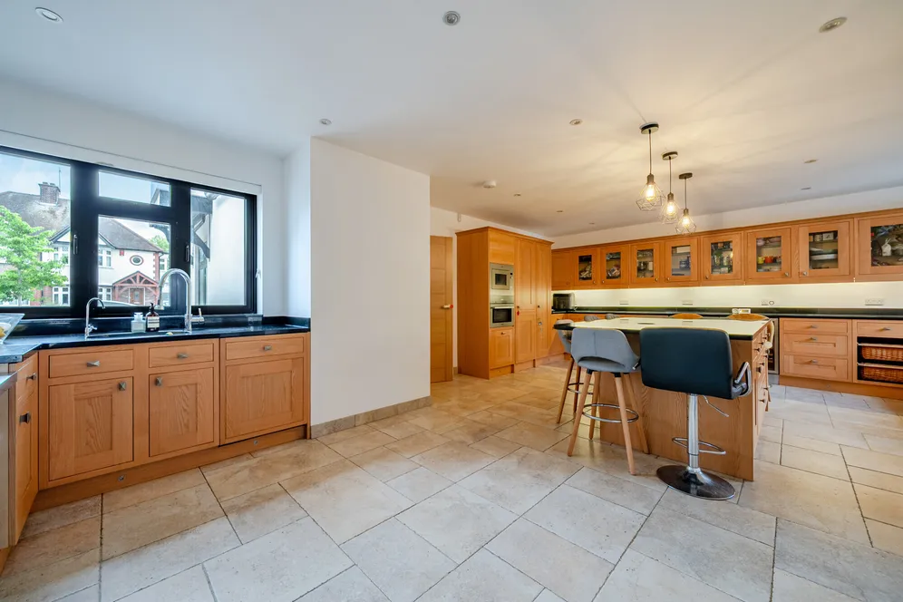 Kenver Avenue, Finchley, N12 photo 9