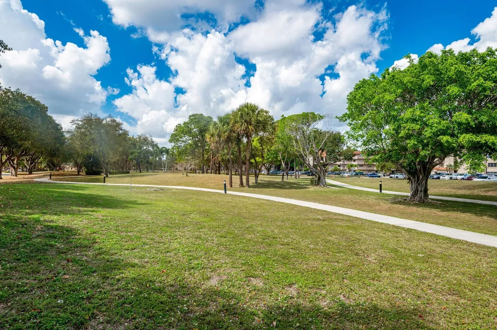 6260 S Falls Circle Dr, Lauderhill, FL 33319