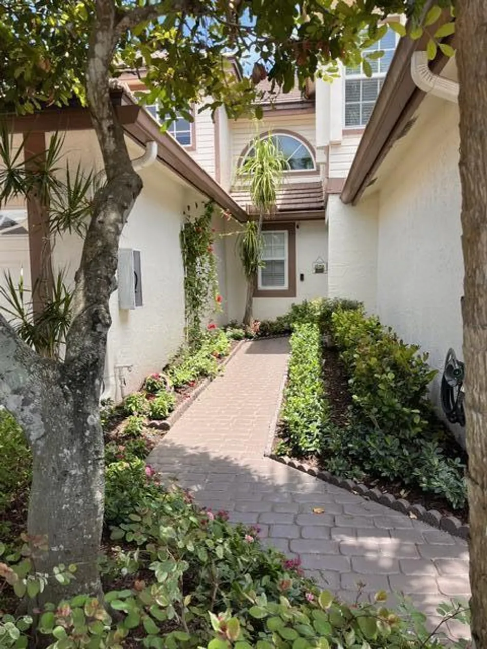 11606 NW 19th Dr, Coral Springs, FL 33071