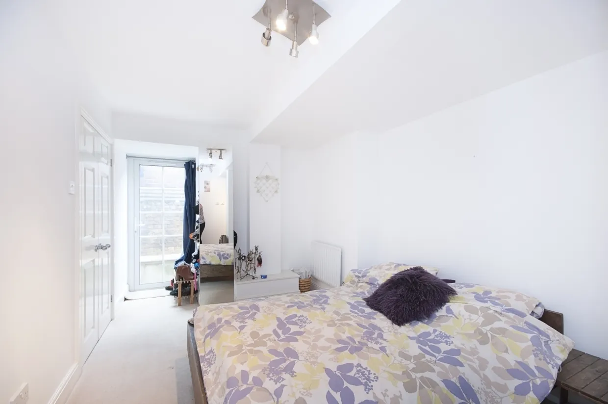 Ferndale Road Clapham SW4 photo 4