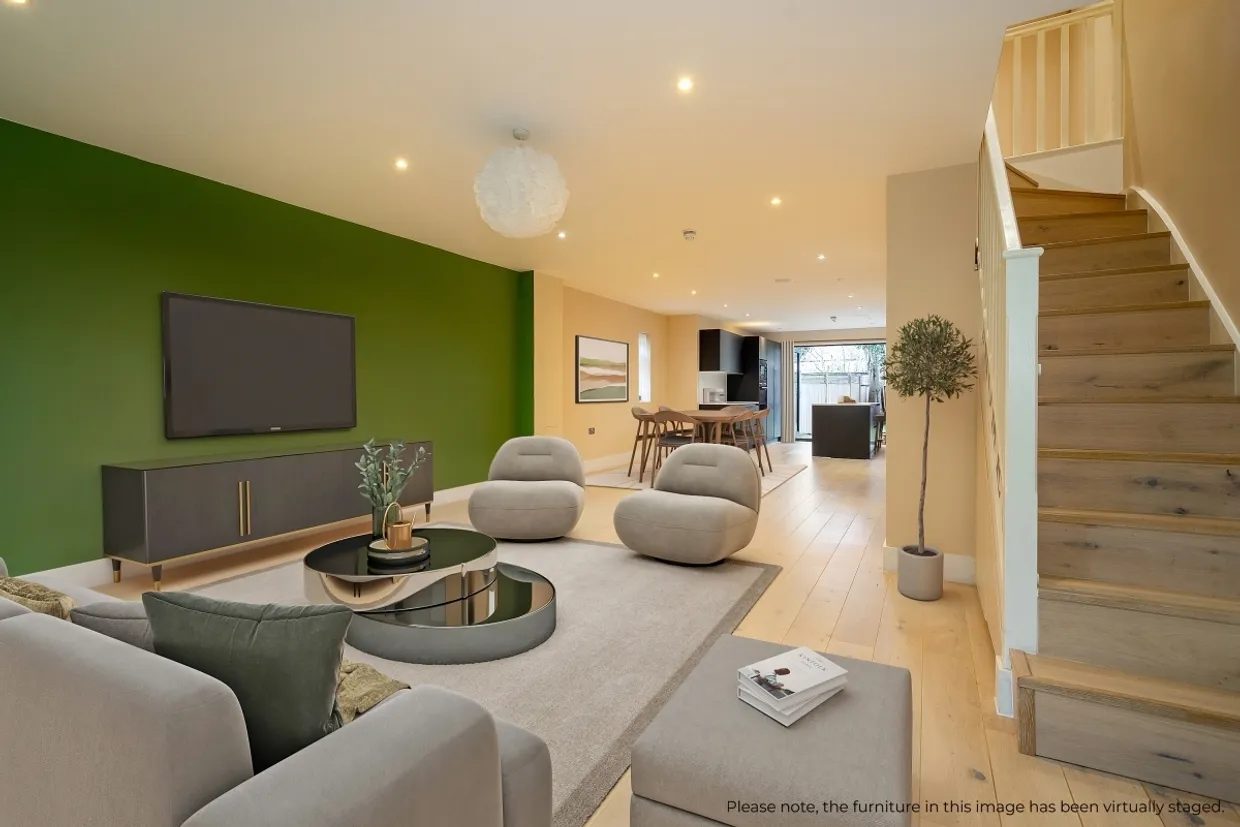 Golden Manor Hanwell W7 photo 1