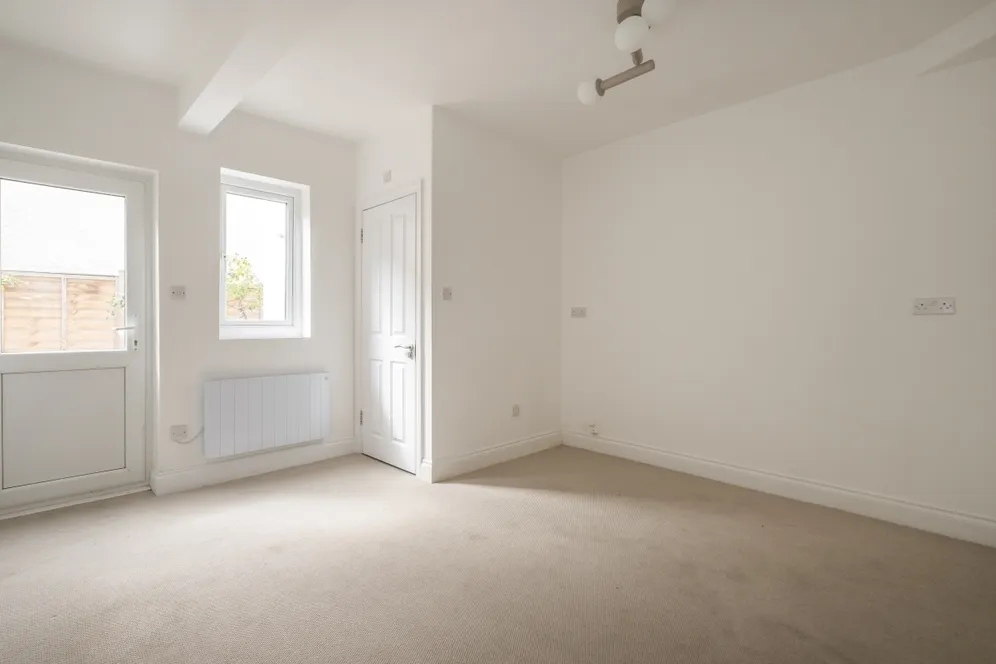 Burntwood Lane London SW17 photo 7