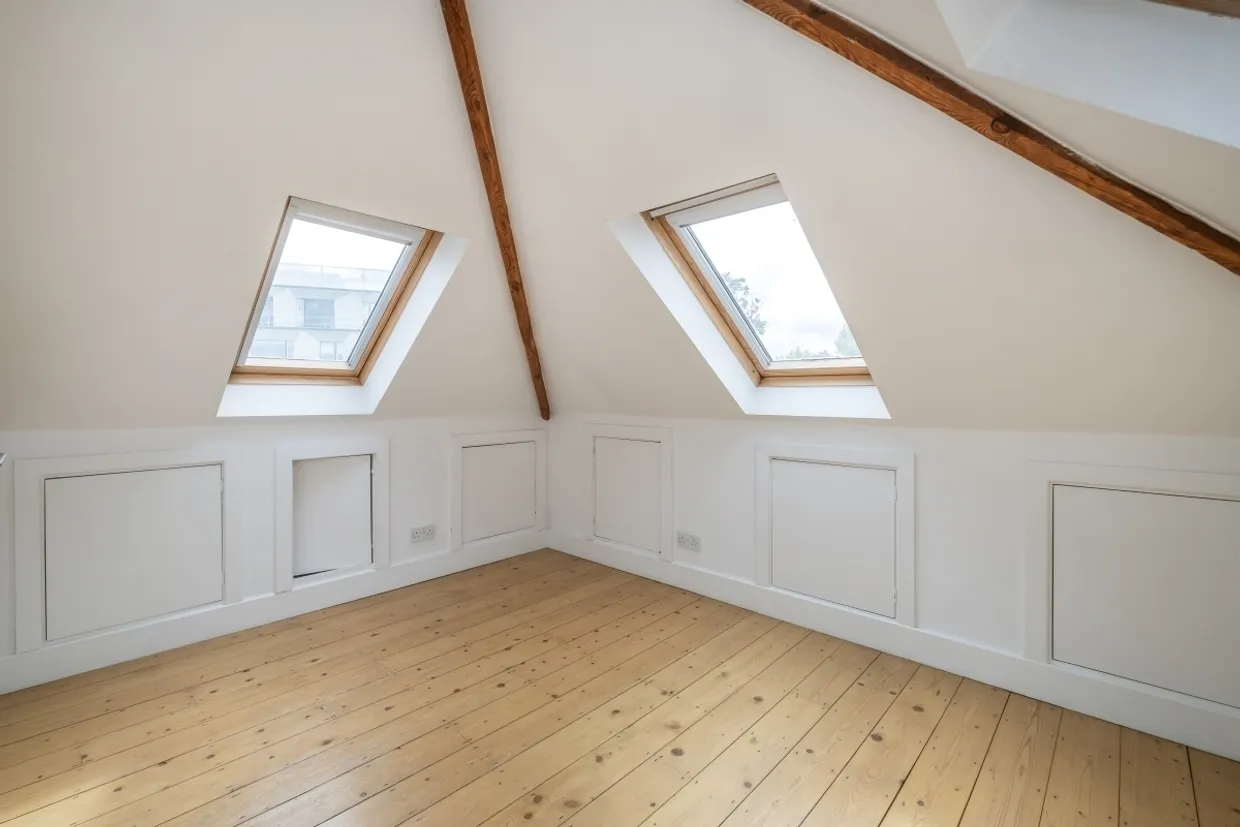Burntwood Lane London SW17 photo 9