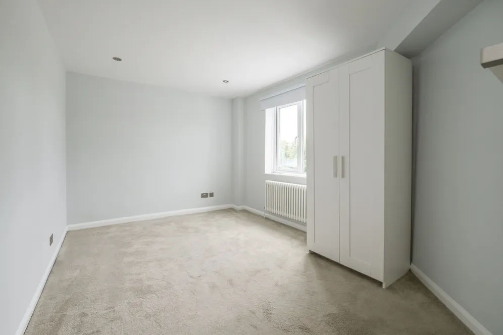 Burntwood Lane London SW17 photo 12