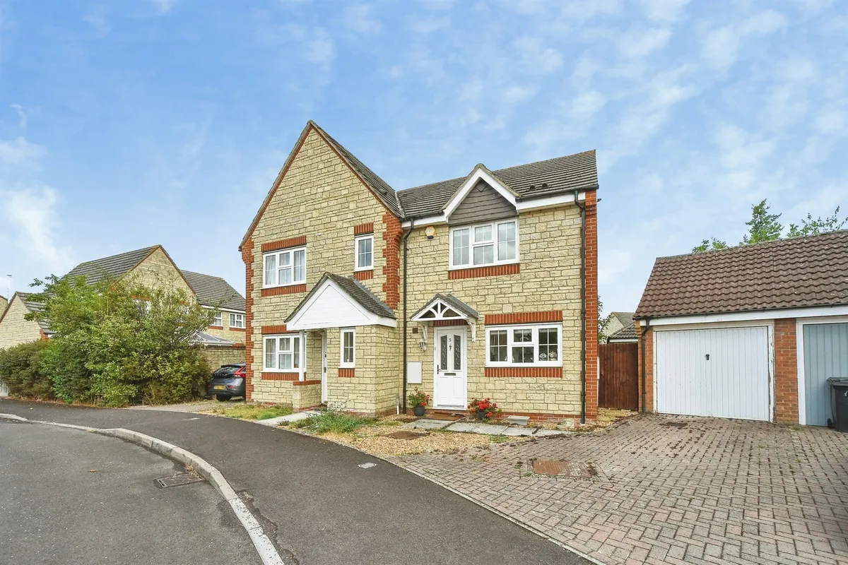 Century Close, Faringdon