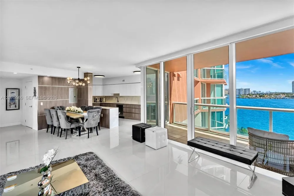 3370 Hidden Bay Dr, Miami, FL 33180