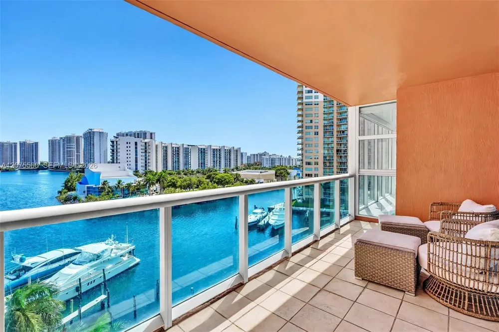 3370 Hidden Bay Dr, Miami, FL 33180