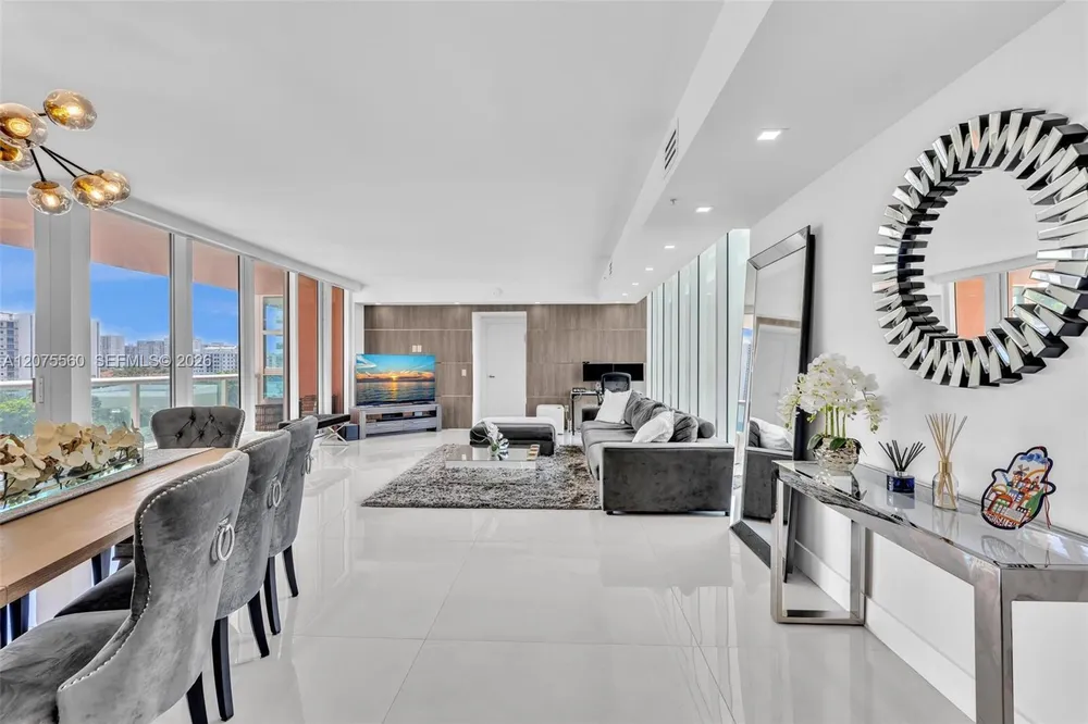 3370 Hidden Bay Dr, Miami, FL 33180